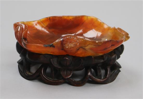 A Chinese chalcedony brush washer,